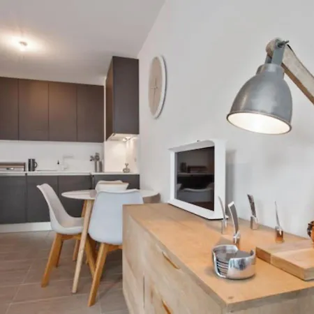 Le Bay Side Plein Coeur De Juan Les Pins En Bord De Mer, Pour Familles Ou Petits Groupes Lägenhet *