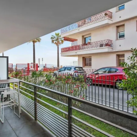 Appartement Le Bay Side Plein Coeur De Juan Les Pins En Bord De Mer, Pour Familles Ou Petits Groupes *