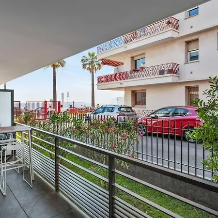 Le Bay Side Plein Coeur De Juan Les Pins En Bord De Mer, Pour Familles Ou Petits Groupes