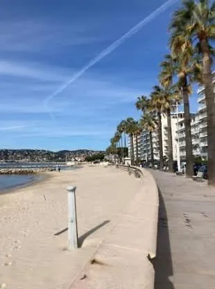 Appartement Le Bay Side Plein Coeur De Juan Les Pins En Bord De Mer, Pour Familles Ou Petits Groupes *